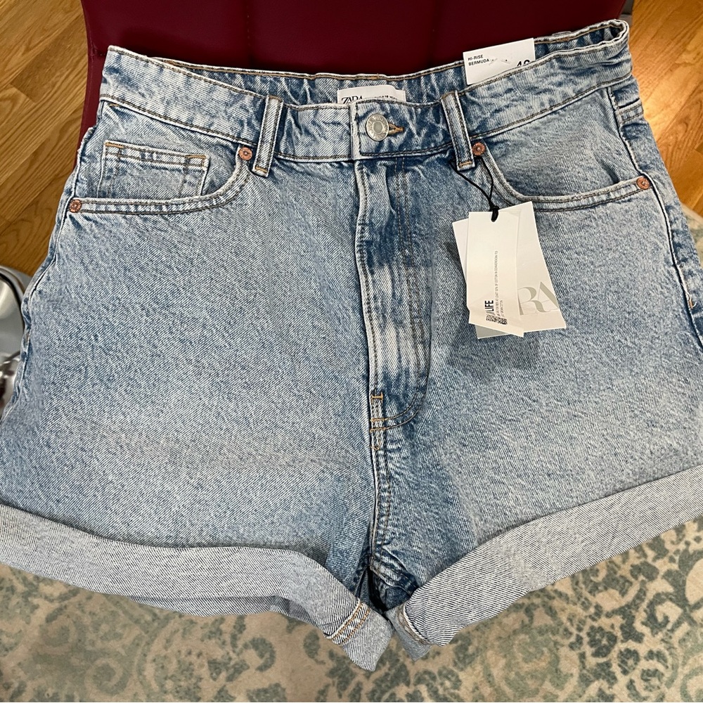 NWT Zara high rise Bermuda jean shorts, perfect for summer ☀️